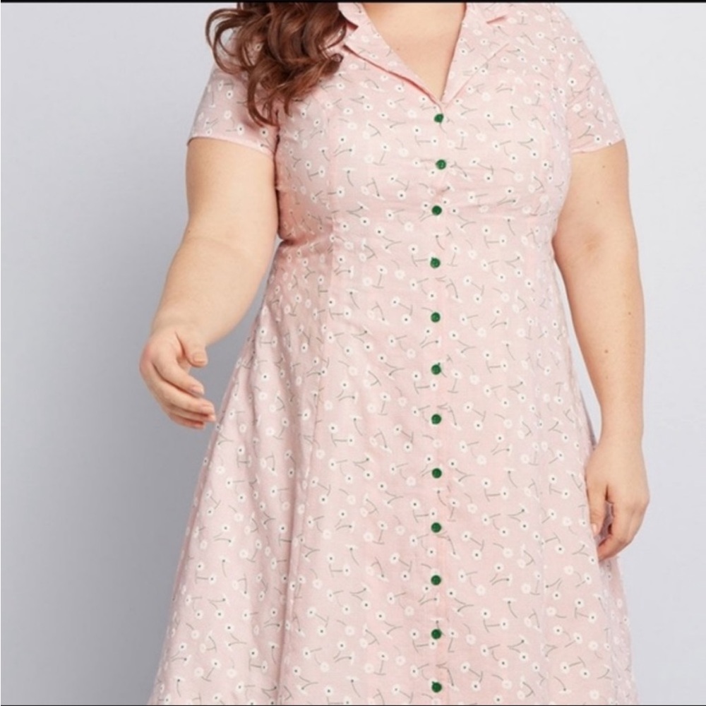 NWT Modcloth Daytime Dynamo Pink Daisy Shirt Dress